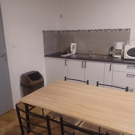 Les Noisetiers Maison 2 - 4 Pers Holiday home