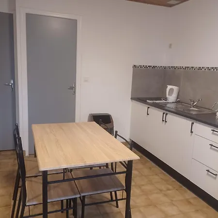 Les Noisetiers Maison 2 - 4 Pers Holiday home *