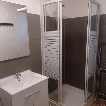 Les Noisetiers Maison 2 - 4 Pers Holiday home *